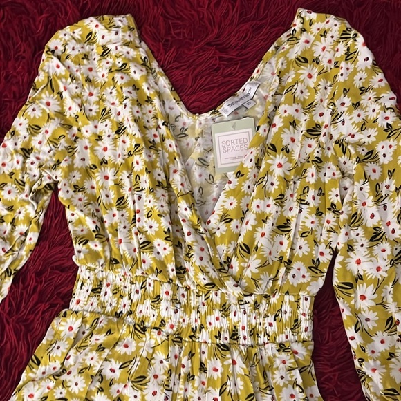 The Vanity Room Yellow Floral Romper (XS) - Picture 7 of 9